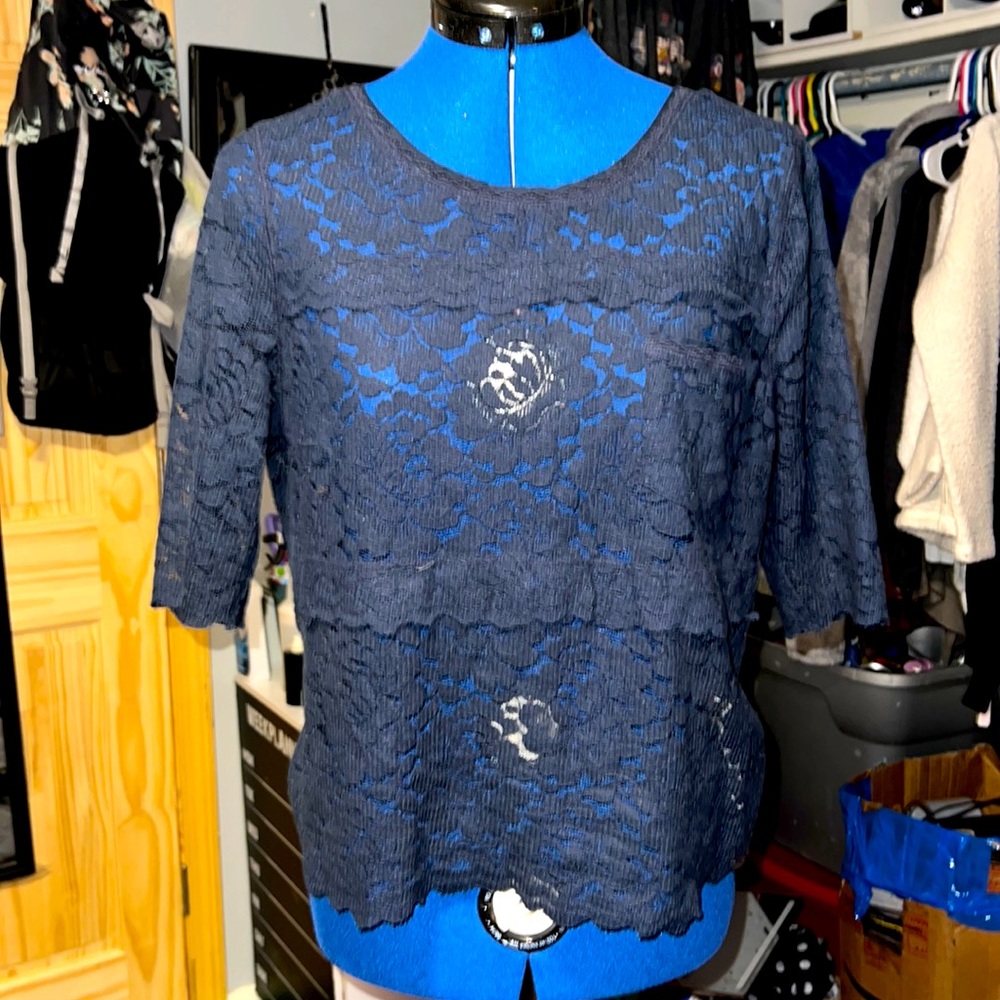 Hollister Lace quarter length Top Sz. Large